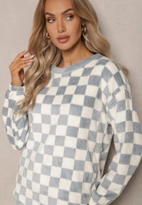 Renee - Jasnoniebieski Komplet Piżamowy Spodnie z Gumką w Pasie i Bluzka w Szachownicę Timoma. Kolor: niebieski