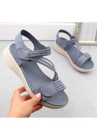 Sandały damskie komfortowe na rzepy z gumkami niebieskie eVento 7056. Zapięcie: rzepy. Kolor: niebieski #4