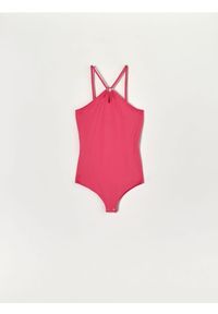 Sinsay - Body na ramiączkach z marszczeniem i ozdobnym kółkiem - różowy. Kolor: różowy. Materiał: włókno. Długość rękawa: na ramiączkach #1