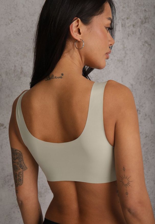 Renee - Zielony Sportowy Biustonosz z Usztywnieniem Ozdobiony Siateczkową Wstawką Edalissa. Kolor: zielony. Rodzaj stanika: wyciągane miseczki. Wzór: aplikacja