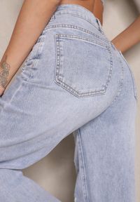 Renee - Jasnoniebieskie Jeansy z Bawełny o Szerokim Kroju High Waist Ozdobione Przetarciami Feliona. Okazja: na co dzień. Stan: podwyższony. Kolor: niebieski. Wzór: aplikacja. Styl: elegancki, casual #3