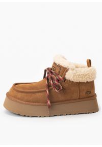 Ugg - Buty zimowe damskie UGG W FUNKARRA CABIN CUFF. Kolor: brązowy. Sezon: zima