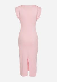 Born2be - Różowa Sukienka Bodycon z Prążkowanej Dzianiny z Rozcięciem Roleria. Okazja: na co dzień. Kolor: różowy. Materiał: dzianina, prążkowany. Długość rękawa: bez rękawów. Typ sukienki: bodycon. Styl: elegancki, casual #7