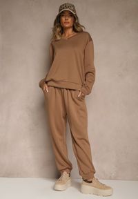 Renee - Ciemnobeżowy Komplet Dresowy z Bawełną Spodnie ze Ściągaczami i Bluza Nirrive. Kolor: beżowy. Materiał: dresówka, bawełna #3