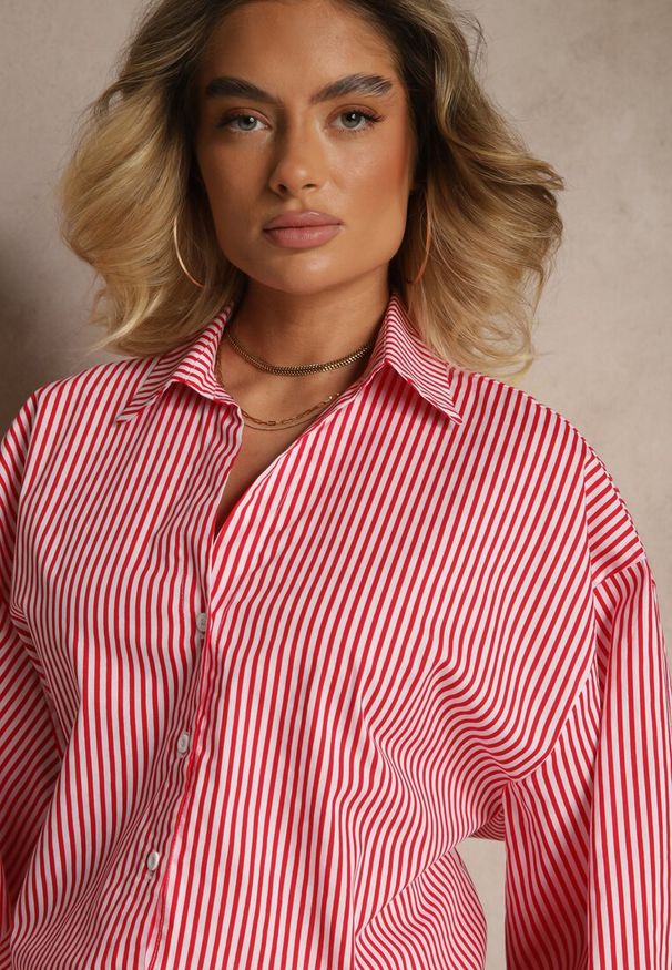 Renee - Czerwona Bawełniana Koszula Oversize w Paski Borlio. Okazja: na spotkanie biznesowe, na co dzień. Typ kołnierza: kołnierzyk klasyczny. Kolor: czerwony. Materiał: bawełna. Długość rękawa: długi rękaw. Długość: długie. Wzór: paski. Styl: biznesowy, klasyczny, elegancki, casual