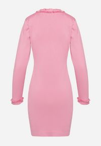 Born2be - Fuksjowa Sukienka Sweterkowa Dwurzędowa z Guzikami i Ozdobnymi Frędzlami Vluona. Kolor: różowy. Materiał: materiał #3