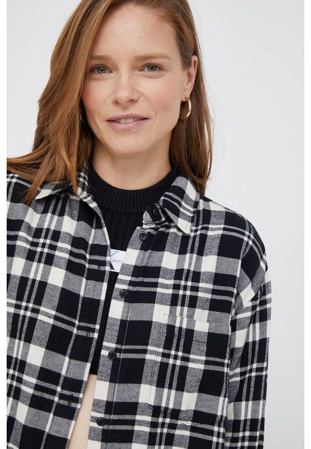 GAP koszula bawełniana damska kolor czarny relaxed z kołnierzykiem klasycznym. Typ kołnierza: kołnierzyk klasyczny. Kolor: czarny. Materiał: bawełna. Styl: klasyczny