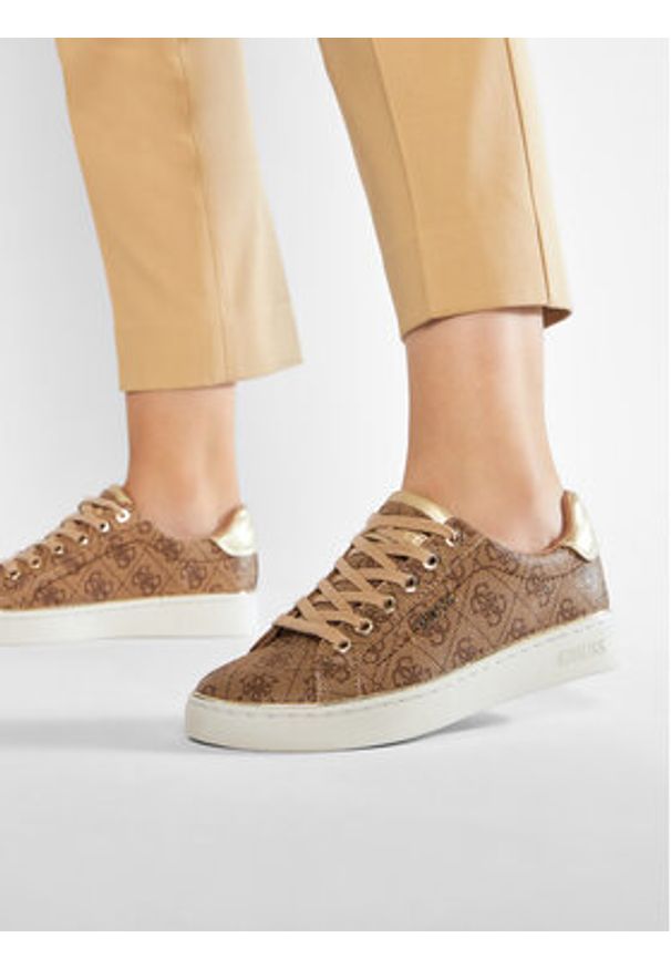 Guess Sneakersy Beckie FL7BKI FAL12 Brązowy. Kolor: brązowy. Materiał: skóra