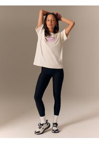 4f - 4F T-shirt loose z nadrukiem damski - biały L. Okazja: na co dzień. Kolor: beżowy. Materiał: materiał. Wzór: nadruk. Styl: casual, elegancki #2