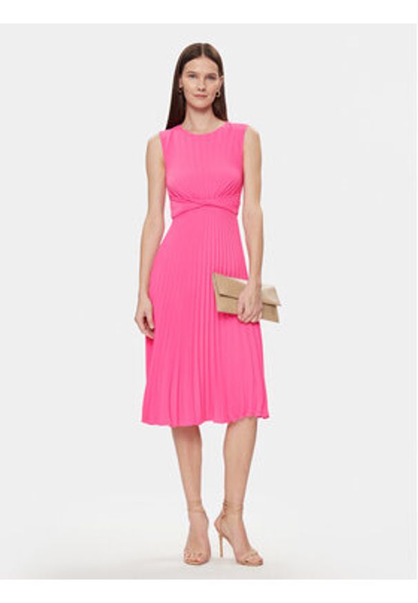 Nissa Sukienka koktajlowa RZ14841 Różowy Slim Fit. Kolor: różowy. Materiał: syntetyk. Styl: wizytowy