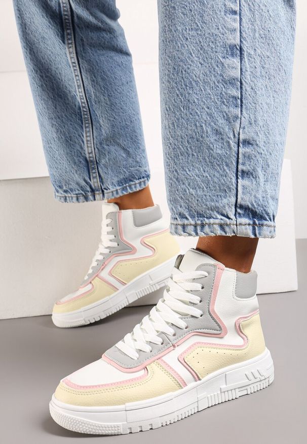 Renee - Biało-Żółte Sznurowane Sneakersy na Niskiej Platformie z Cholewką za Kostkę Ascaride. Wysokość cholewki: za kostkę. Nosek buta: okrągły. Zapięcie: sznurówki. Kolor: biały. Materiał: materiał, jeans. Szerokość cholewki: normalna. Obcas: na platformie. Wysokość obcasa: niski