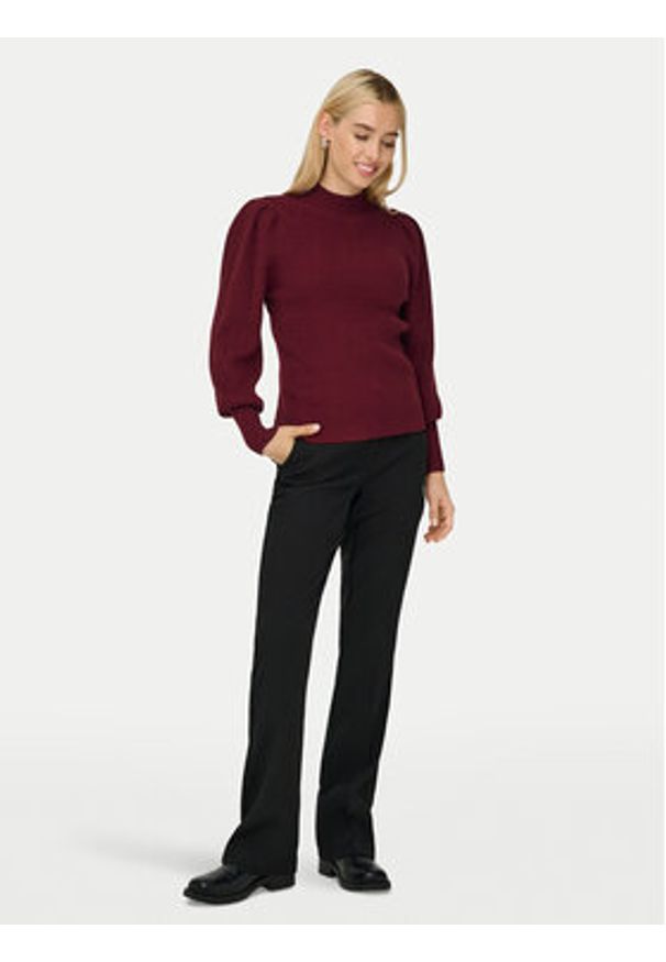only - ONLY Sweter Katia 15232494 Bordowy Regular Fit. Kolor: czerwony. Materiał: syntetyk