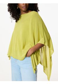Reserved - Asymetryczne ponczo z lyocellem - zielony. Kolor: zielony. Materiał: dzianina #1