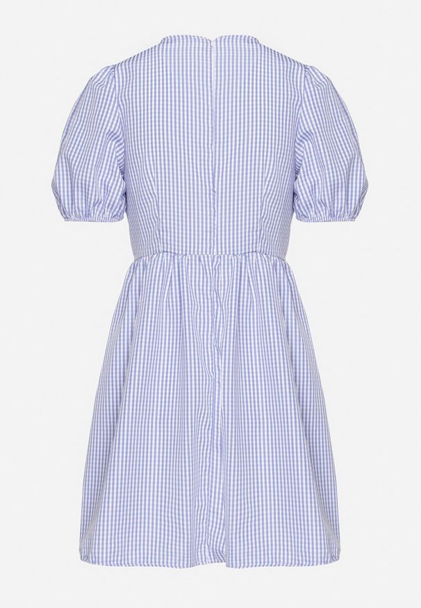 Born2be - Jasnoniebieska Rozkloszowana Sukienka w Kratkę Vichy w Stylu Retro z Wiązaniem Telionea. Okazja: na co dzień. Kolor: niebieski. Wzór: kratka. Typ sukienki: rozkloszowane. Styl: retro