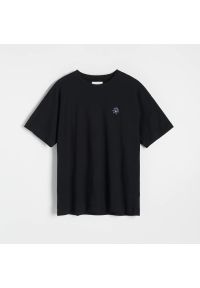 Reserved - T-shirt oversize z nadrukiem - Czarny. Kolor: czarny. Wzór: nadruk