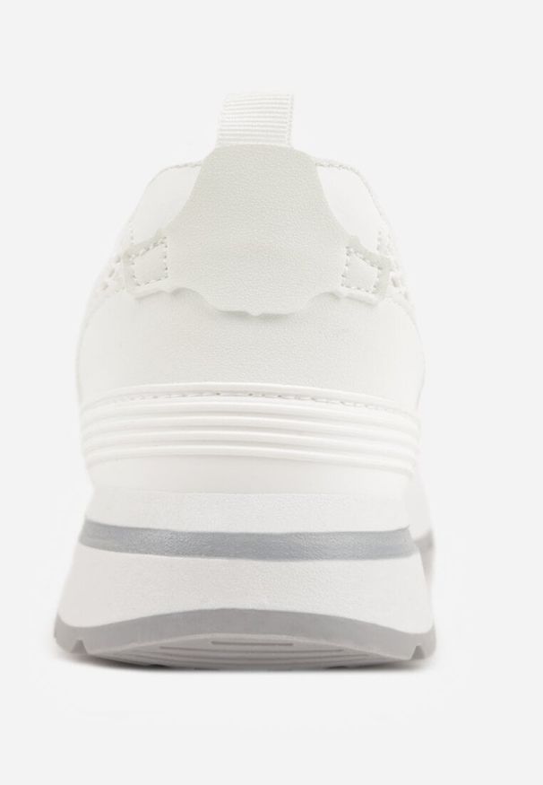 Renee - Białe Sneakersy z Siateczką i Modnymi Wstawkami Corona. Okazja: na co dzień. Kolor: biały. Materiał: jeans