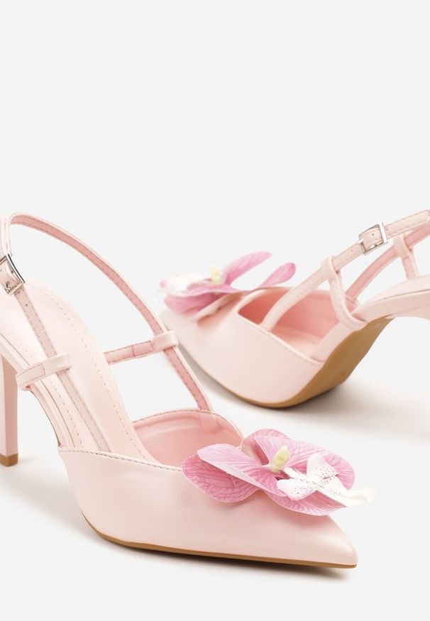 Renee - Różowe Sandały na Szpilce Vices Slingback z Kwiatem 3D Koviano. Okazja: na imprezę. Zapięcie: sprzączka. Kolor: różowy. Wzór: kwiaty. Obcas: na szpilce. Styl: klasyczny, elegancki