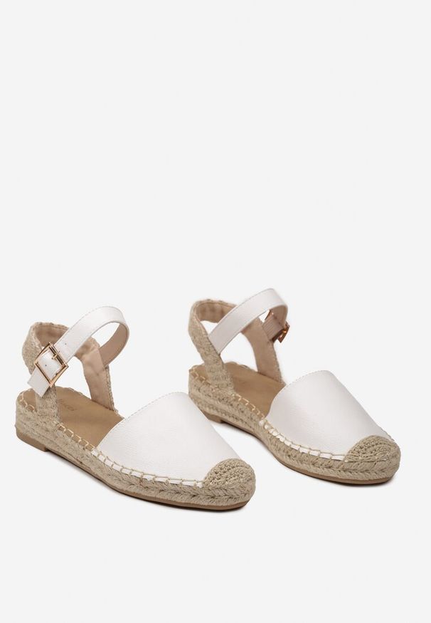 Renee - Białe Espadryle Udekorowane Plecionką Titanias. Kolor: biały. Materiał: len. Sezon: lato. Obcas: na obcasie. Styl: elegancki. Wysokość obcasa: niski