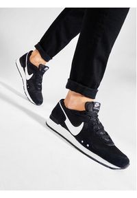 Nike Sneakersy Venture Runner CK2944 002 Czarny. Kolor: czarny. Materiał: skóra, zamsz #3