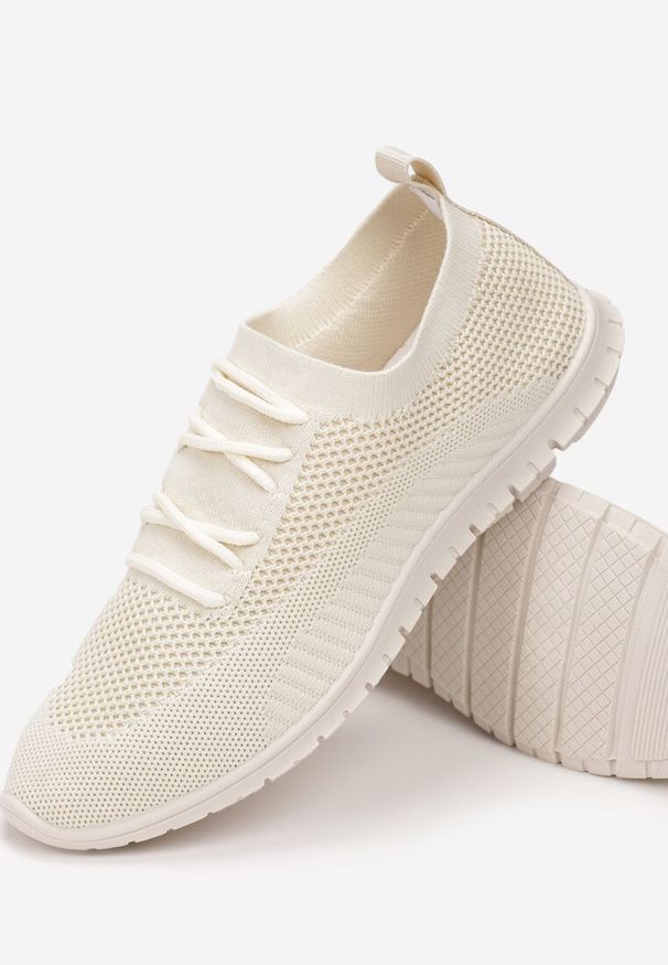 Renee - Beżowe Buty Sportowe Phalithoe. Zapięcie: bez zapięcia. Kolor: beżowy. Materiał: materiał. Szerokość cholewki: normalna. Wzór: aplikacja