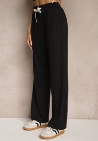 Renee - Czarne Spodnie Dresowe o Prostym Kroju z Gumką w Pasie Miritia. Okazja: na co dzień. Kolor: czarny. Materiał: dresówka. Styl: casual