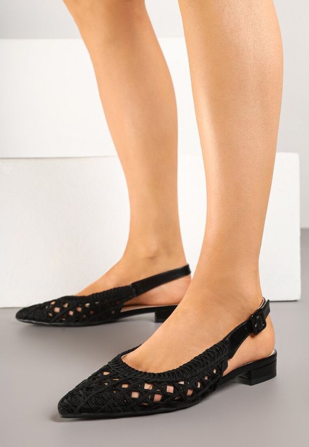 Renee - Czarne Sandały Plecionkowe ze Sprzączką Welirene. Okazja: na co dzień. Zapięcie: sprzączka. Kolor: czarny. Obcas: na obcasie. Styl: elegancki, casual. Wysokość obcasa: niski