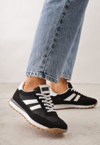 Renee - Czarne Klasyczne Sneakersy Zdobione Siateczkowymi Wstawkami Eilshoy. Okazja: na co dzień. Kolor: czarny. Materiał: jeans. Wzór: aplikacja #1