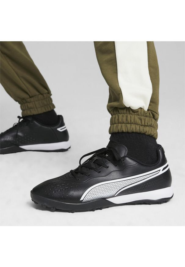 Puma - Buty piłkarskie męskie PUMA King Match Tt. Kolor: biały, wielokolorowy, czarny. Sport: piłka nożna