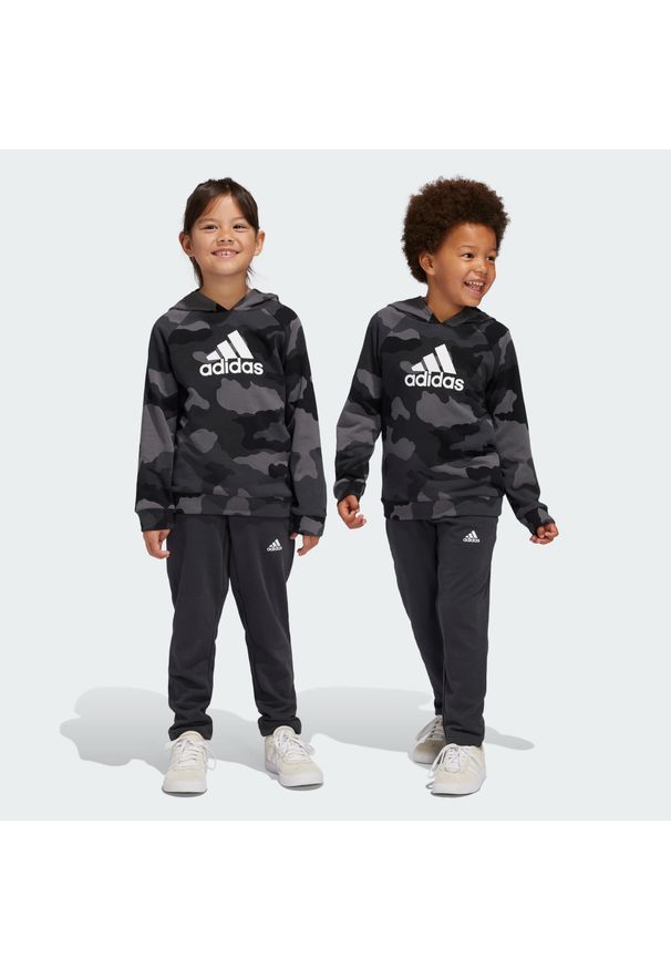 Adidas - Zestaw Essentials Allover Print Hoodie Kids. Kolor: szary, biały, brązowy, czarny, wielokolorowy. Materiał: materiał. Wzór: nadruk