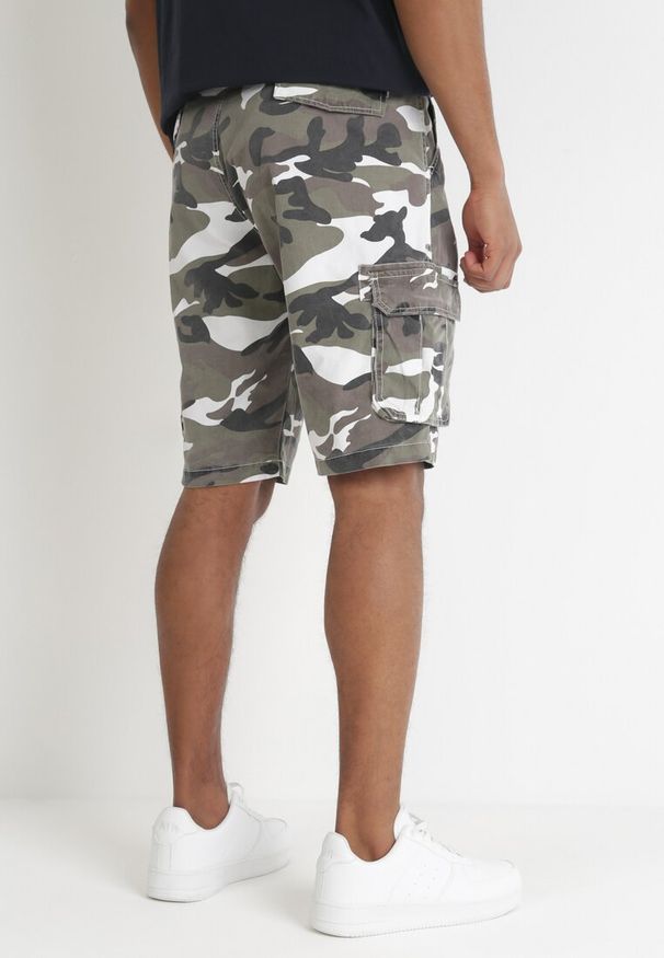 Born2be - Zielone Szorty Moro z Szerokimi Kieszeniami Herkett. Kolor: zielony. Wzór: moro