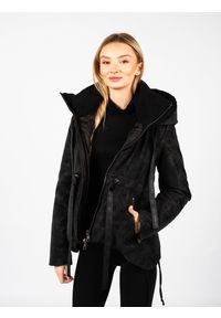 La Haine Inside Us Kurtka "LW643" | A23314PLW643 | Kobieta | Czarny. Okazja: na co dzień. Typ kołnierza: kaptur. Kolor: czarny. Materiał: poliester. Styl: casual #4