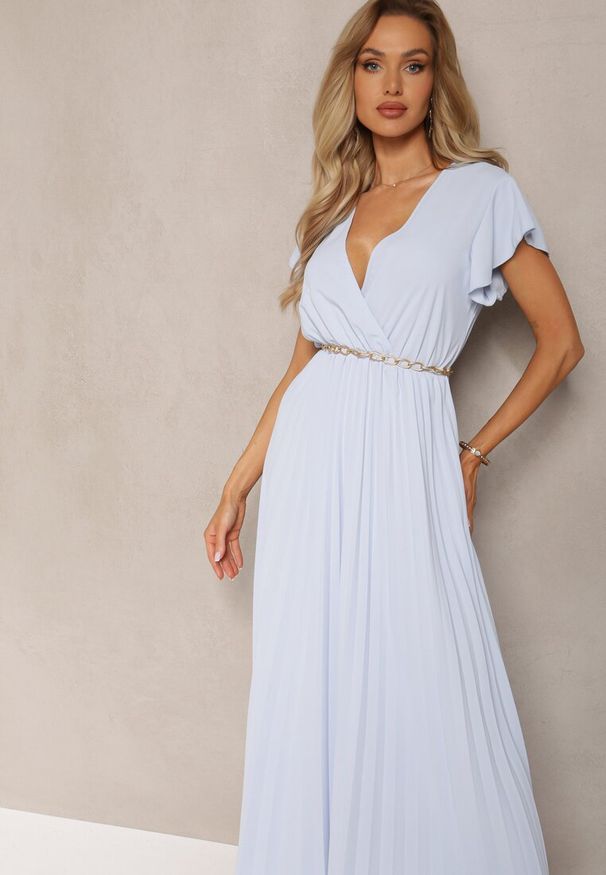 Renee - Jasnoniebieska Plisowana Sukienka Maxi o Rozkloszowanym Kroju z Kopertowym Dekoltem Ofilva. Kolor: niebieski. Typ sukienki: kopertowe. Styl: elegancki. Długość: maxi