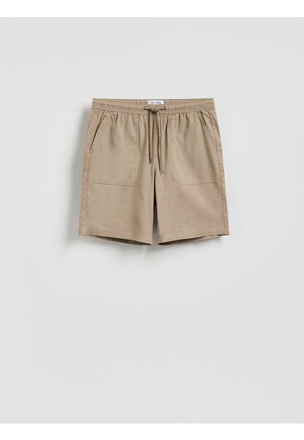 Reserved - Szorty jogger regular fit - beżowy. Kolor: beżowy. Materiał: tkanina, bawełna