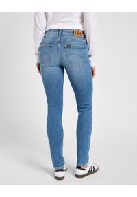 Lee - LEE DAMSKIE SPODNIE JEANSOWE ELLY HOLDING BACK 112355239 L305016270