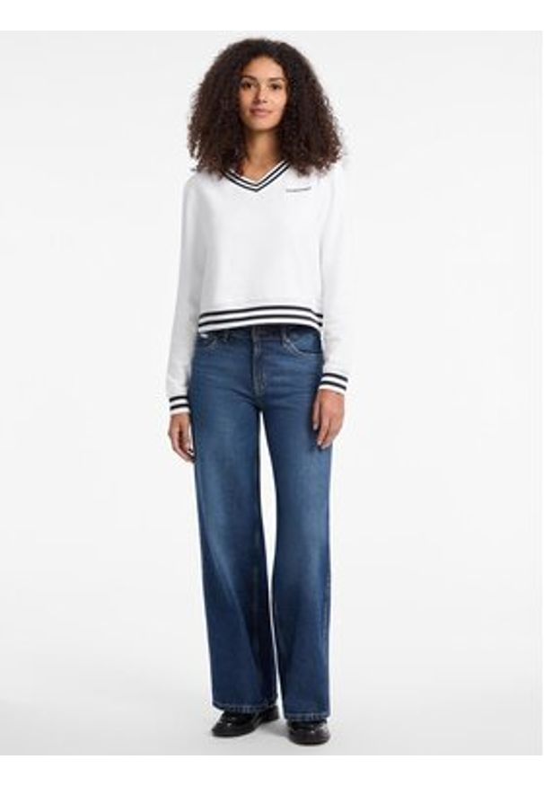 Guess Jeans Bluza 176101 Biały Classic Fit. Kolor: biały
