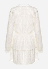 Born2be - Jasnobeżowa Rozkloszowana Sukienka Ozdobiona Falbankami z Gumką w Pasie Zinaviya. Okazja: na co dzień. Typ kołnierza: kołnierz z falbankami. Kolor: beżowy. Wzór: aplikacja. Typ sukienki: proste. Styl: casual, elegancki #4