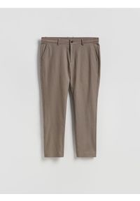 Reserved - Spodnie chino slim fit - brązowy. Kolor: brązowy. Materiał: tkanina, wiskoza