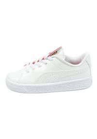 Buty Puma Basket Crush Patent Baby Jr 369676 01 białe. Zapięcie: sznurówki. Kolor: biały. Materiał: guma, syntetyk, skóra, koronka. Szerokość cholewki: normalna. Sport: wspinaczka