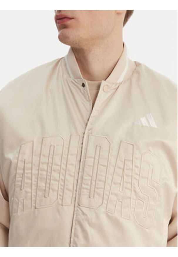 Adidas - adidas Kurtka bomber Stadium KE6211 Beżowy Loose Fit. Kolor: beżowy. Materiał: syntetyk