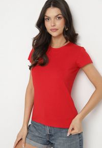 Born2be - Czerwony Bawełniany Klasyczny T-shirt Lunolia. Okazja: na co dzień. Kolor: czerwony. Materiał: bawełna. Wzór: gładki. Styl: klasyczny #7