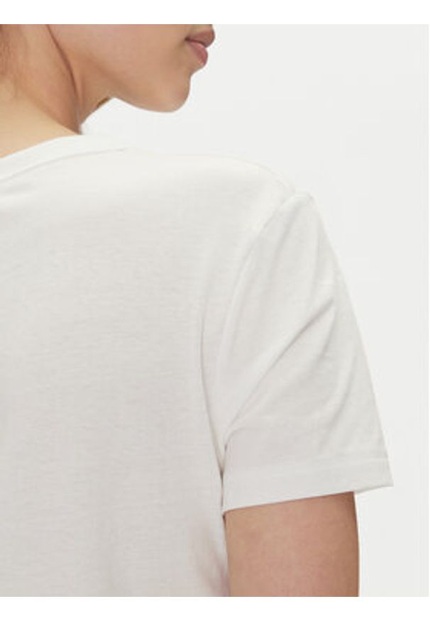 JDY T-Shirt Michigan 15311702 Biały Regular Fit. Kolor: biały. Materiał: bawełna