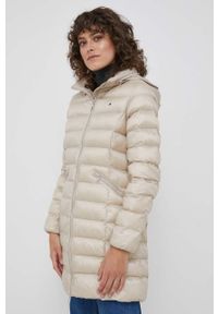 TOMMY HILFIGER - Tommy Hilfiger kurtka damska kolor beżowy przejściowa. Typ kołnierza: kaptur. Kolor: beżowy. Materiał: poliester