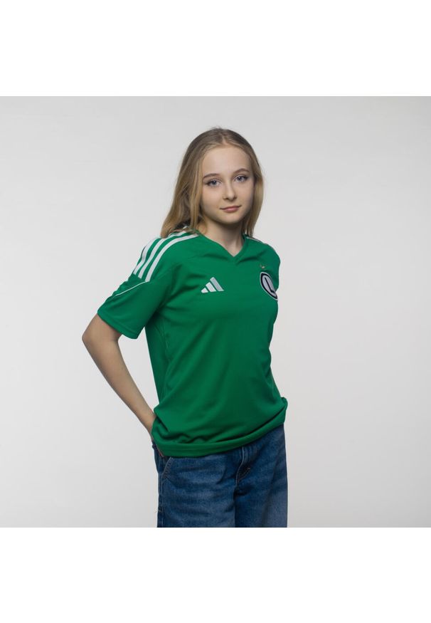 Adidas - Koszulka piłkarska dla dzieci adidas Tiro 23 Legia Warszawa. Typ kołnierza: dekolt w serek. Materiał: materiał. Wzór: gładki. Sport: piłka nożna