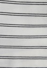 Renee - Czarno-Białe Casualowe Szorty High Waist w Prążki z Bawełnianej Tkaniny Lennliss. Okazja: na co dzień. Stan: podwyższony. Kolor: biały. Materiał: bawełna, tkanina. Wzór: prążki. Sezon: lato. Styl: casual #5