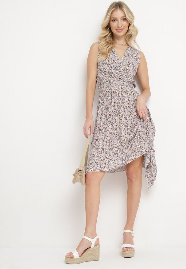 Born2be - Żółto-Różowa Sukienka z Elastycznej Bawełny z Asymetrycznym Dołem i Gumką w Pasie Penelorea. Okazja: na spacer, na co dzień. Typ kołnierza: dekolt w kształcie V. Kolor: żółty. Materiał: bawełna. Typ sukienki: asymetryczne. Styl: casual, elegancki