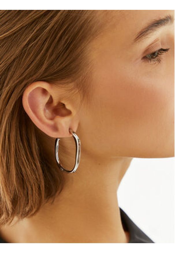Calvin Klein Kolczyki 35000643 Srebrny. Materiał: metalowe. Kolor: srebrny