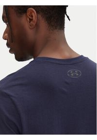 Under Armour T-Shirt Strip Logo 1390203 Granatowy Relaxed Fit. Kolor: niebieski. Materiał: syntetyk