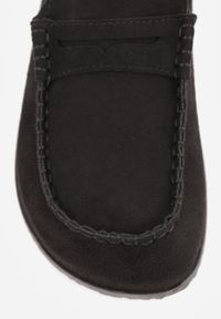 Renee - Czarne Klapki Mule na Podeszwie z Korka z Ozdobnymi Przeszyciami Chionessa. Okazja: na co dzień. Kolor: czarny. Styl: casual, retro #6