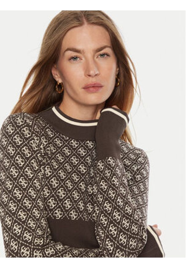 Guess Sweter Lise W3BR81 Z37K0 Brązowy Regular Fit. Kolor: brązowy. Materiał: syntetyk