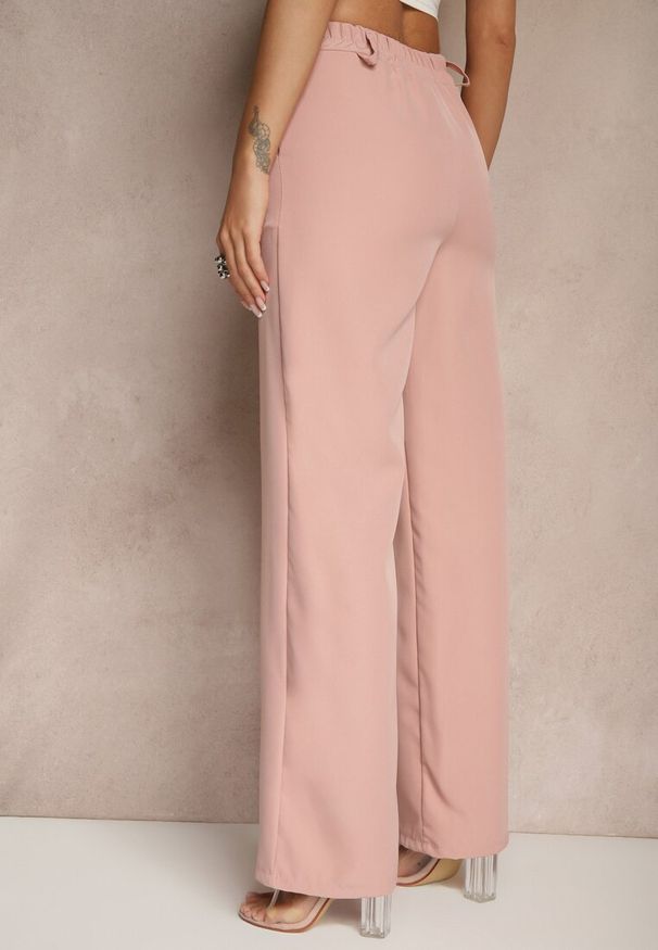 Renee - Różowe Spodnie Garniturowe High Waist Viviorea. Okazja: na spotkanie biznesowe. Stan: podwyższony. Kolor: różowy. Styl: klasyczny, biznesowy